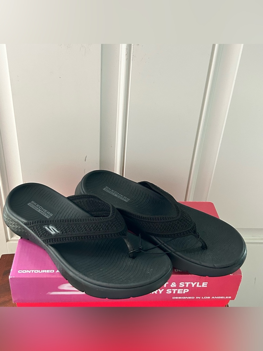 WOMEN'S SKECHERS goga mat cushioning GO WALK FlEX SANDALS 141459 size 8 Black